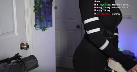 Cinnabrit star nudes image