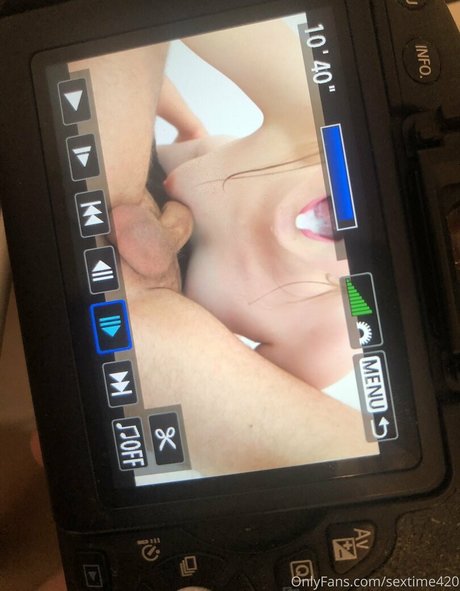 huge tits milf onlyfans naked image