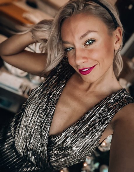 petite slut onlyfans sexy nudes pictures