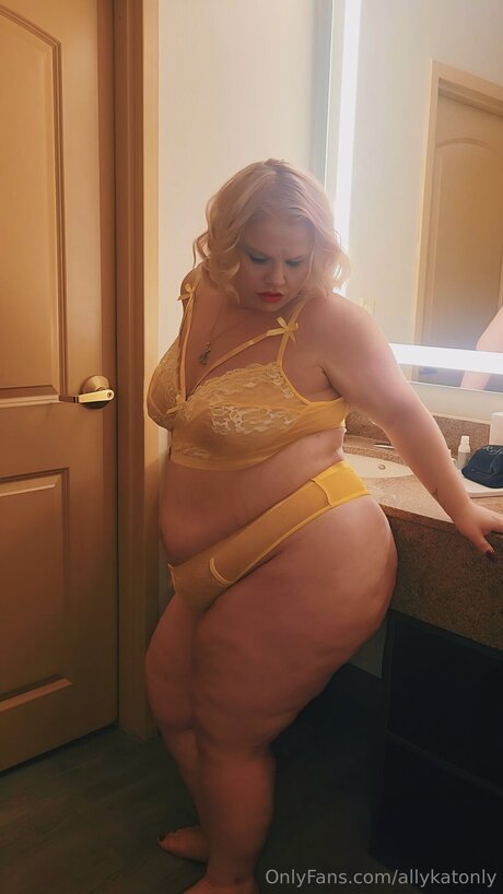 Allykatonly beautiful actress photo