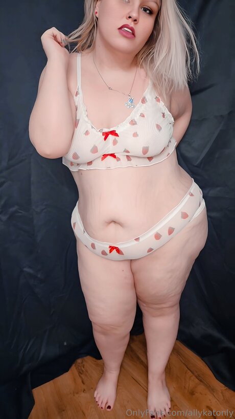 Allykatonly free pornstar pic