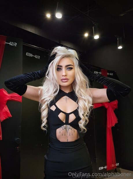 Alphaboner xxx model pics