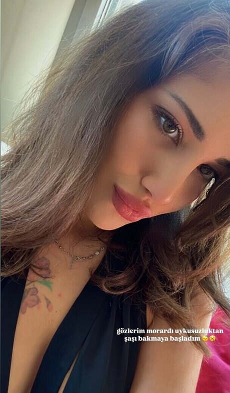 _zge Azunyan model nude gallery