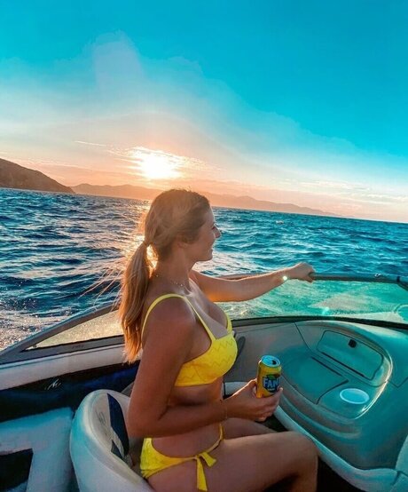 Jolien Orye beautiful model photos