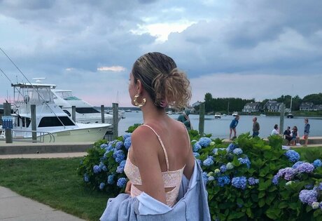 Julia Dicesare nice model photo