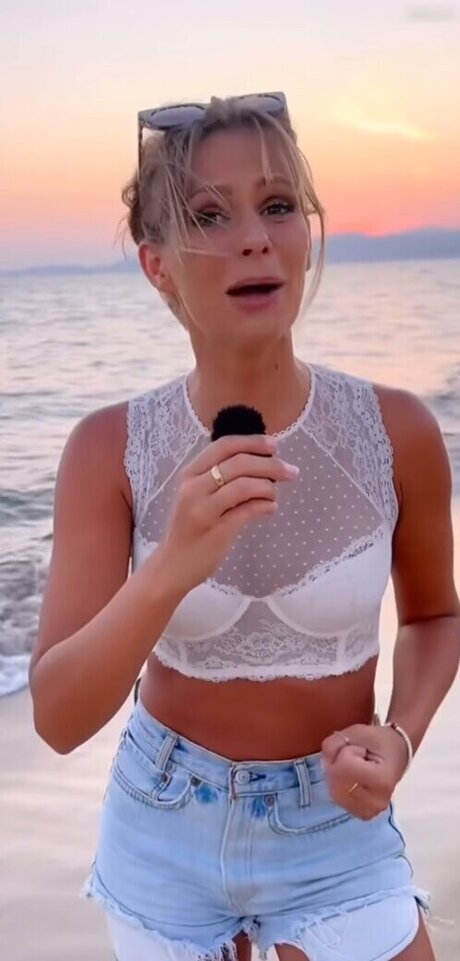 Carolina Peukmann star sex pic