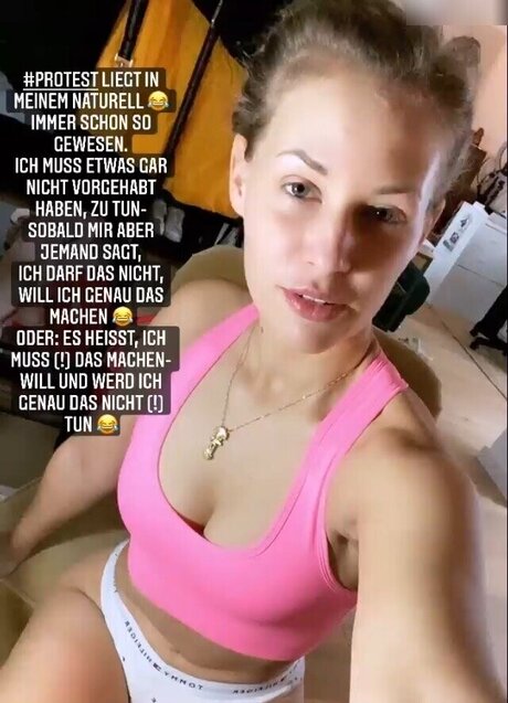 Carolina Peukmann star top archive