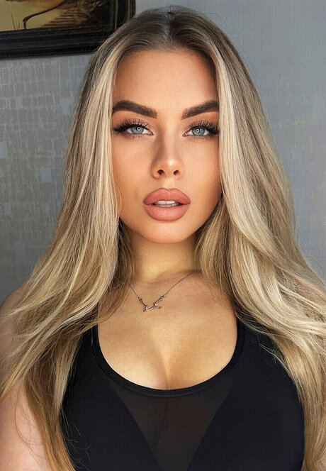 TheIce1ady model erotic images