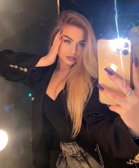 TheIce1ady model free gallery