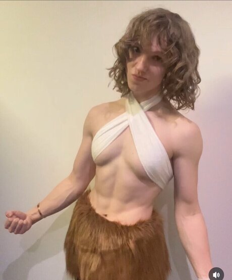 eviedotgym exclusive pornstar image