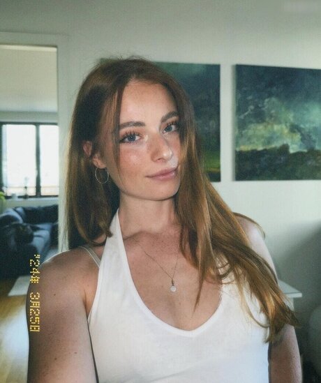 Anica Zimmermann naked actress picture