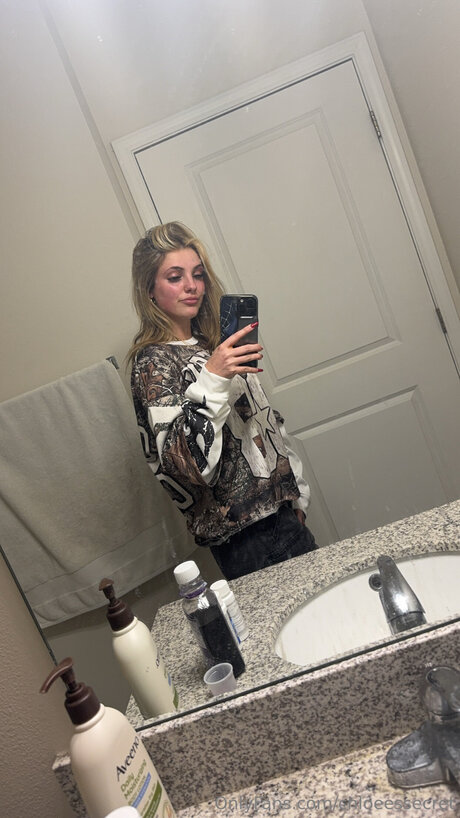 chloeessecret porn model pic