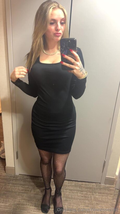 chloeessecret nude pornstar gallery