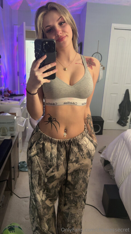 chloeessecret pornstar naked picture