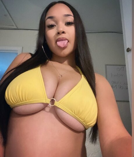 female influencer onlyfans hot nude pictures