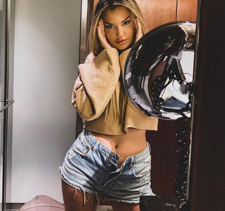 Enisa bukvic model art gallery