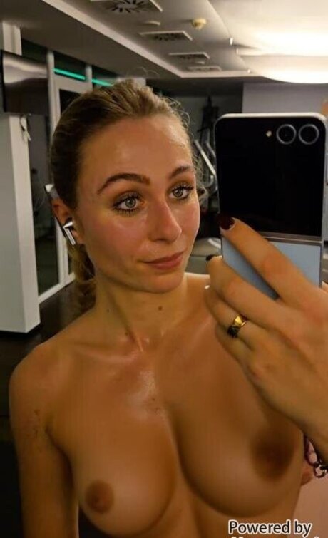 Sophia Fl rsch hot actress image