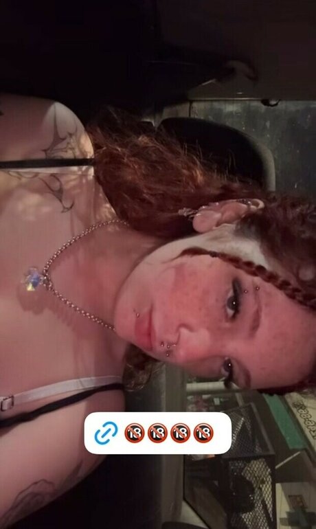 Luciifferr nude model img