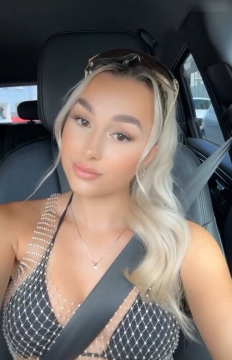 slut milf onlyfans pornographic pictures