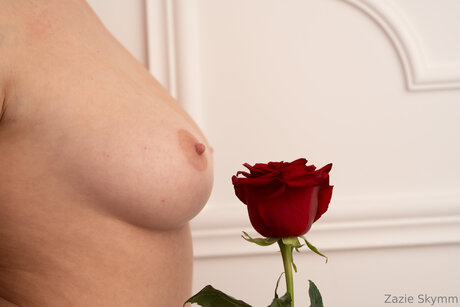 zazieskymm pretty pornstar photo