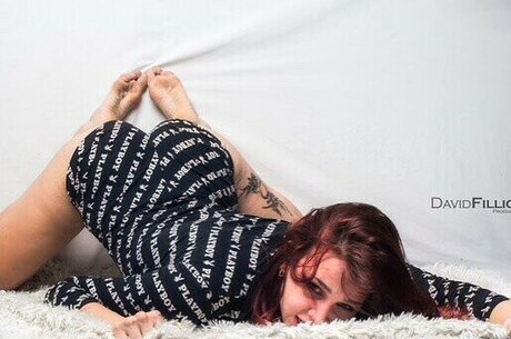 Sam Holly free model gallery