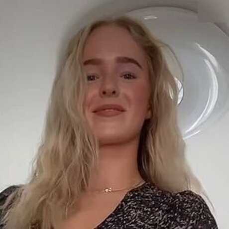 Emely Winkler high quality model images