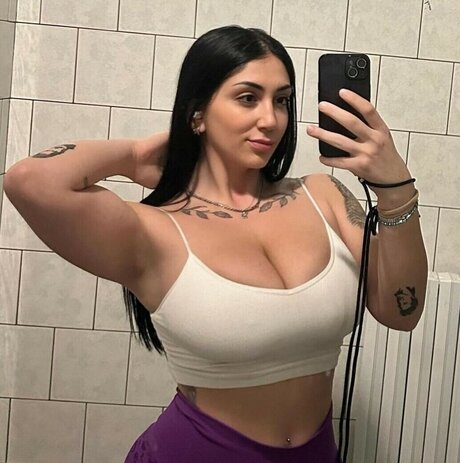 irifitxox pretty model img