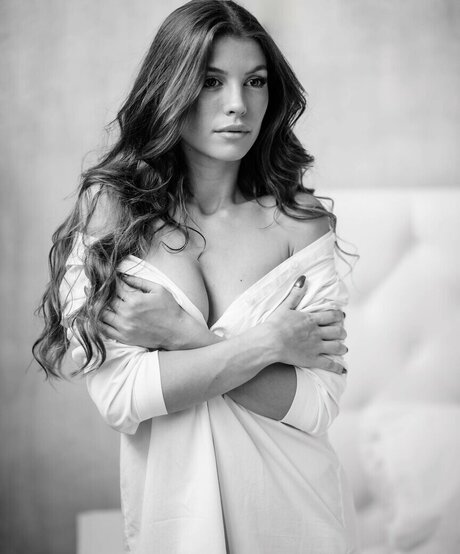 Florina Qosaj hd actress photos