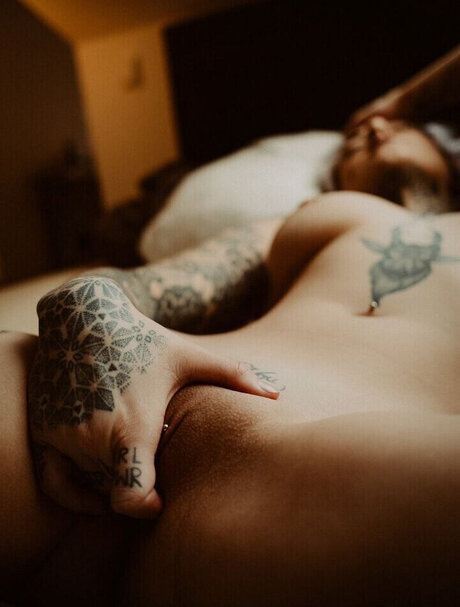 LenorixPoser pornstar beautiful picture