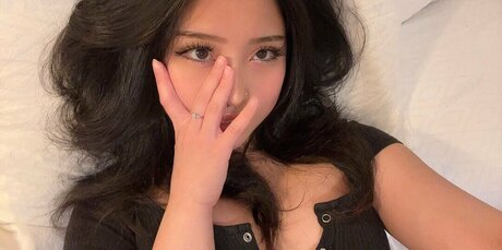 Violetngyn nudes model pic