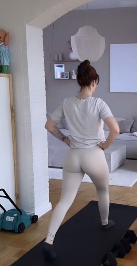 gym xxx onlyfans hot sexy pic