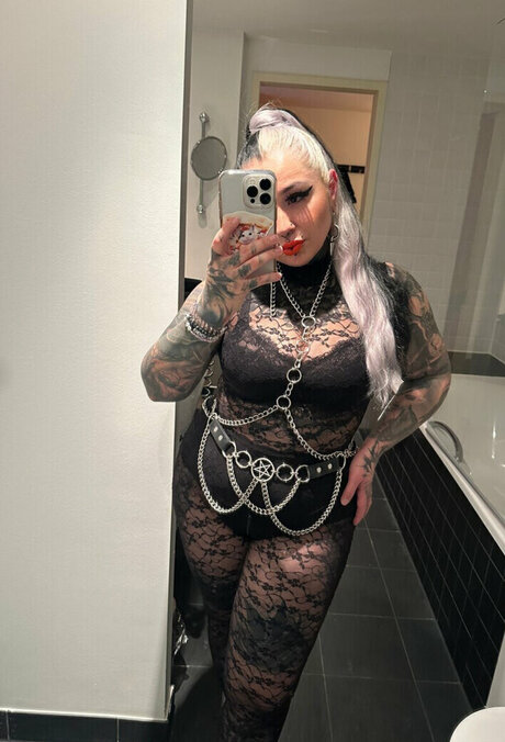 Verena Venus erotic model photo