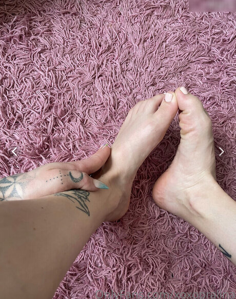 skinny shemale onlyfans nude picture