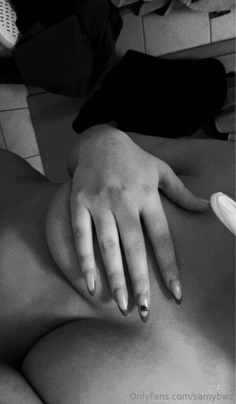 samybwz nude star pic