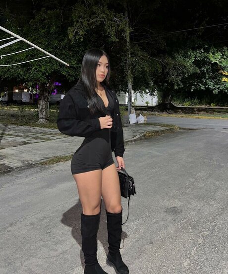 yolllbae model sexy archive