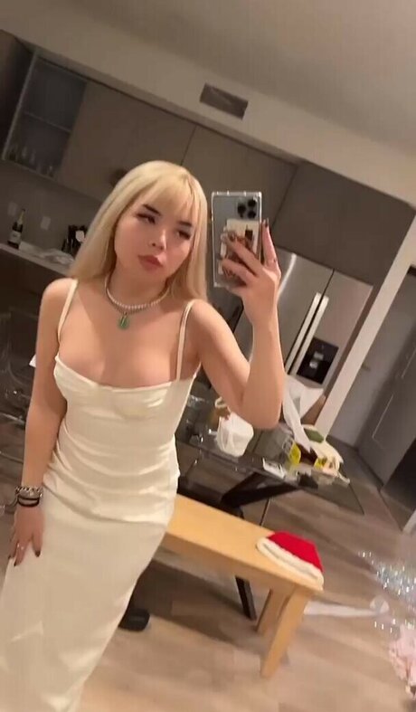 eggtardy star naked img