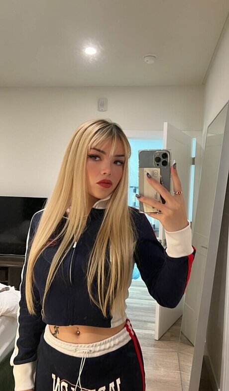 eggtardy top model picture