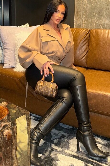 baddiejuu beautiful model pictures