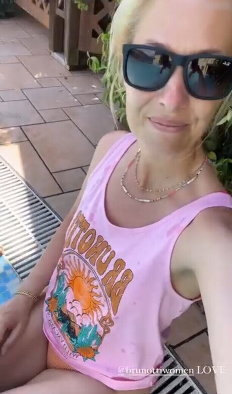 makeup artist onlyfans nude picture