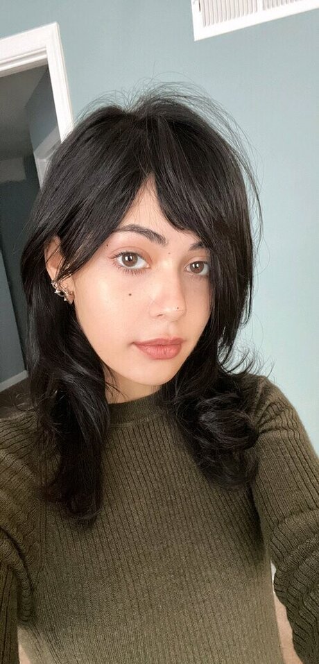 Beta s Inferno pretty model photos