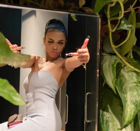 Sad Shordies naked actress photo