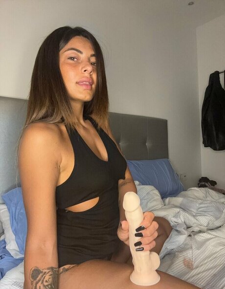 Jasmin Salvati Profile