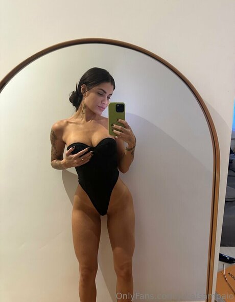 Julia Sampaio nice model image