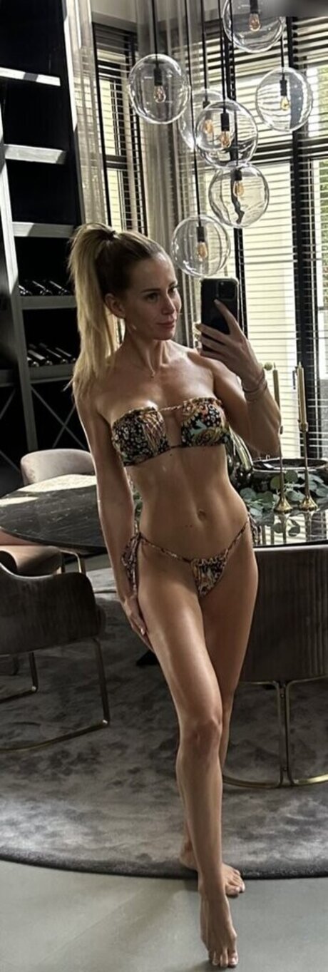 tiny asian onlyfans beautiful photos