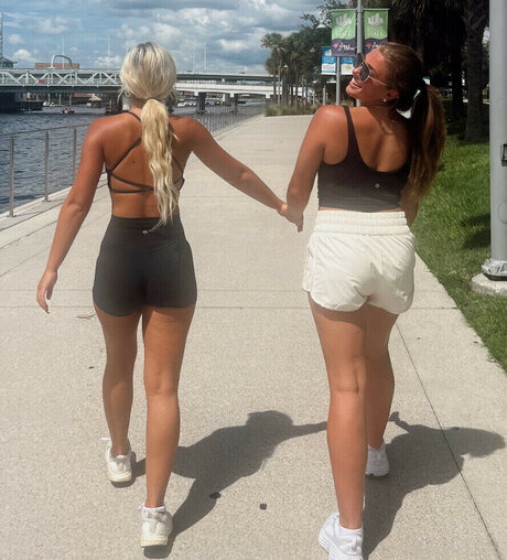 Lillian Evans sexy actress gallery