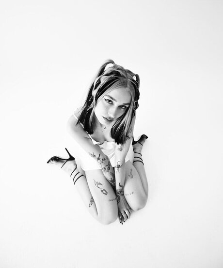 Janaxnell art model galleries