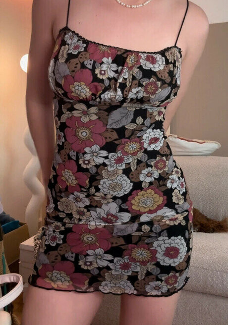 Camille LV model sexy pics