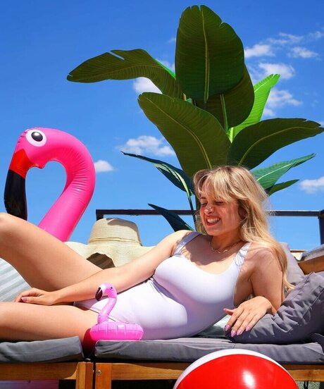 Camille LV porn model pics