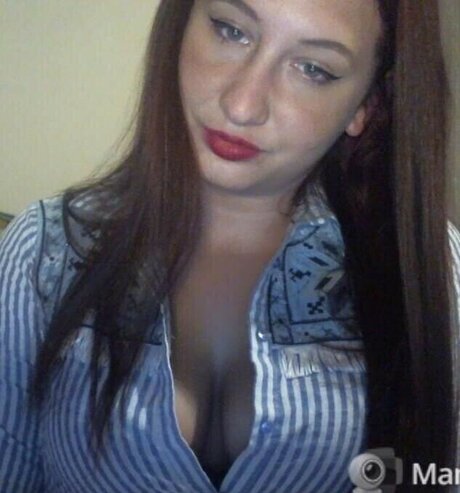 tinytina95 art model pic