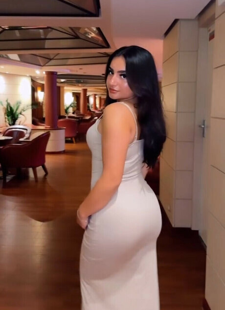 Tati Mcquay hd actress photos